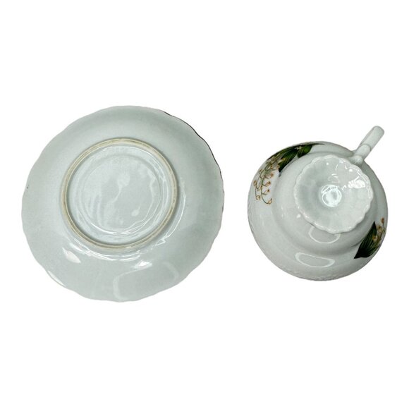 Vintage Lily of the Valley Pedestal Tea Cup & Saucer Gold Trim Made in Japan - Picture 4 of 9